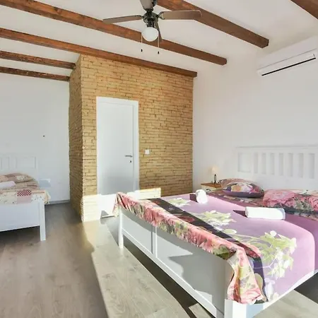 Villa Split Rustic House On The Hill For 10 People *