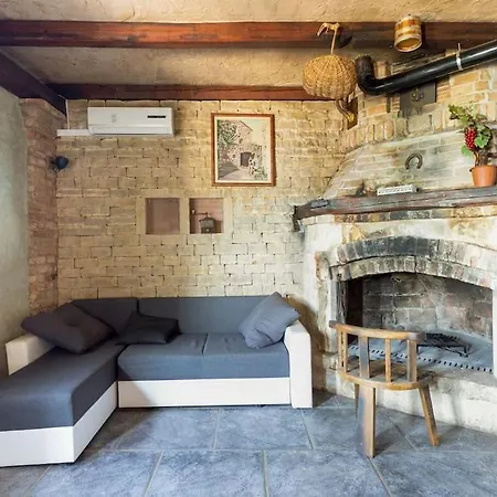Villa Split Rustic House On The Hill For 10 People