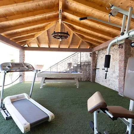 Split Rustic House On The Hill For 10 People Villa