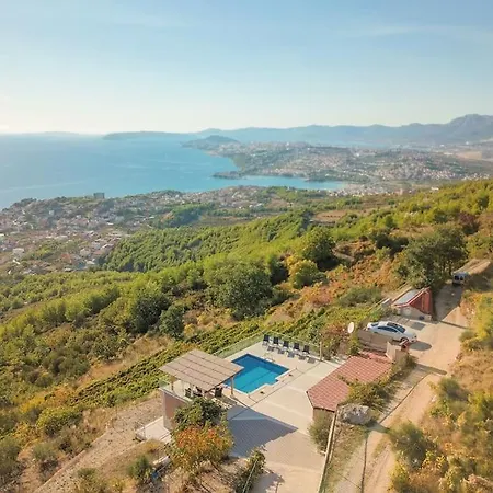 Split Rustic House On The Hill For 10 People Villa *