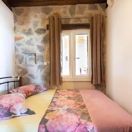 Split Rustic House On The Hill For 10 People Villa *