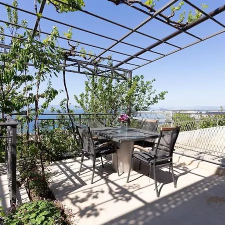 Vila Split Rustic House On The Hill For 10 People *