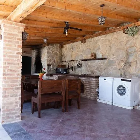 Split Rustic House On The Hill For 10 People *