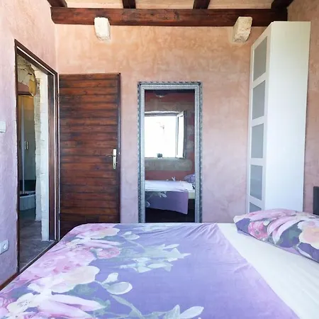 Split Rustic House On The Hill For 10 People *