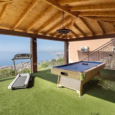 Split Rustic House On The Hill For 10 People Vila *