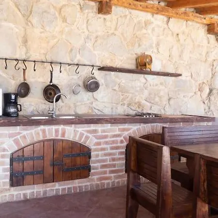 Villa Split Rustic House On The Hill For 10 People *