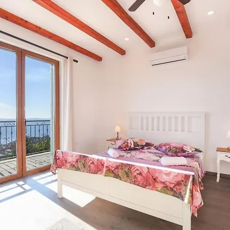 Villa Split Rustic House On The Hill For 10 People