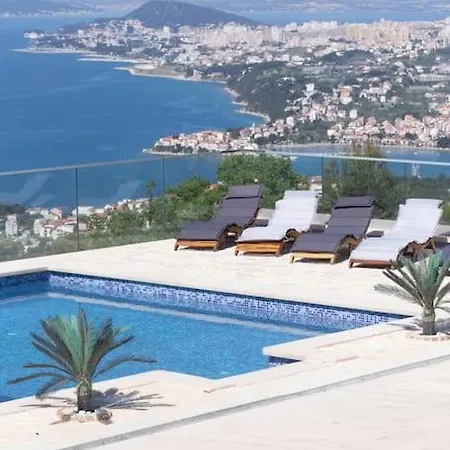 Split Rustic House On The Hill For 10 People Villa *