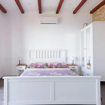 Split Rustic House On The Hill For 10 People Podstrana