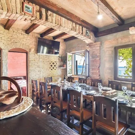 Villa Split Rustic House On The Hill For 10 People Podstrana
