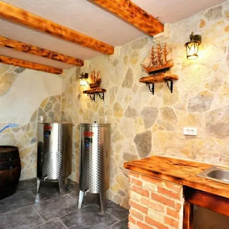 Villa Split Rustic House On The Hill For 10 People *