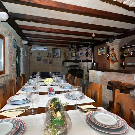 Villa Split Rustic House On The Hill For 10 People *