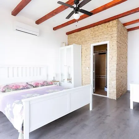 Villa Split Rustic House On The Hill For 10 People